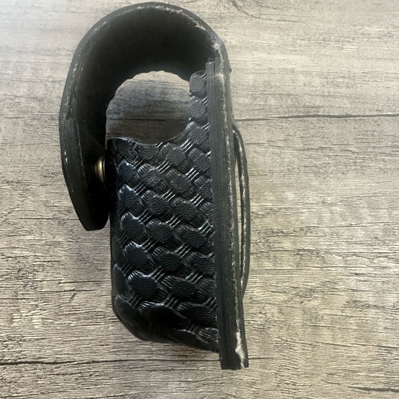 Vintage Leather Safariland Mace Holder - Picture 3 of 6